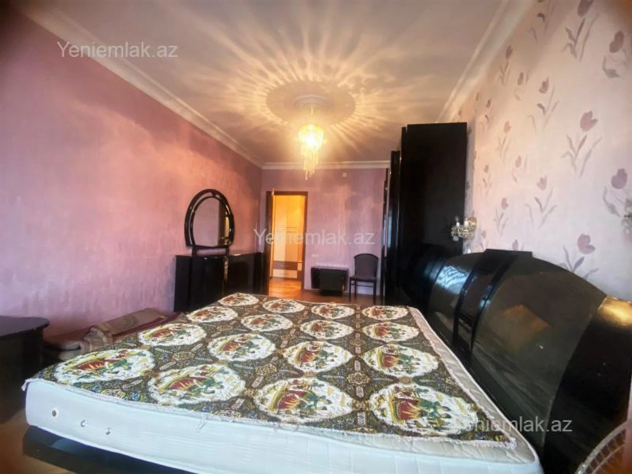 Satılır 4 otaqlı köhnə tikili 110 m²