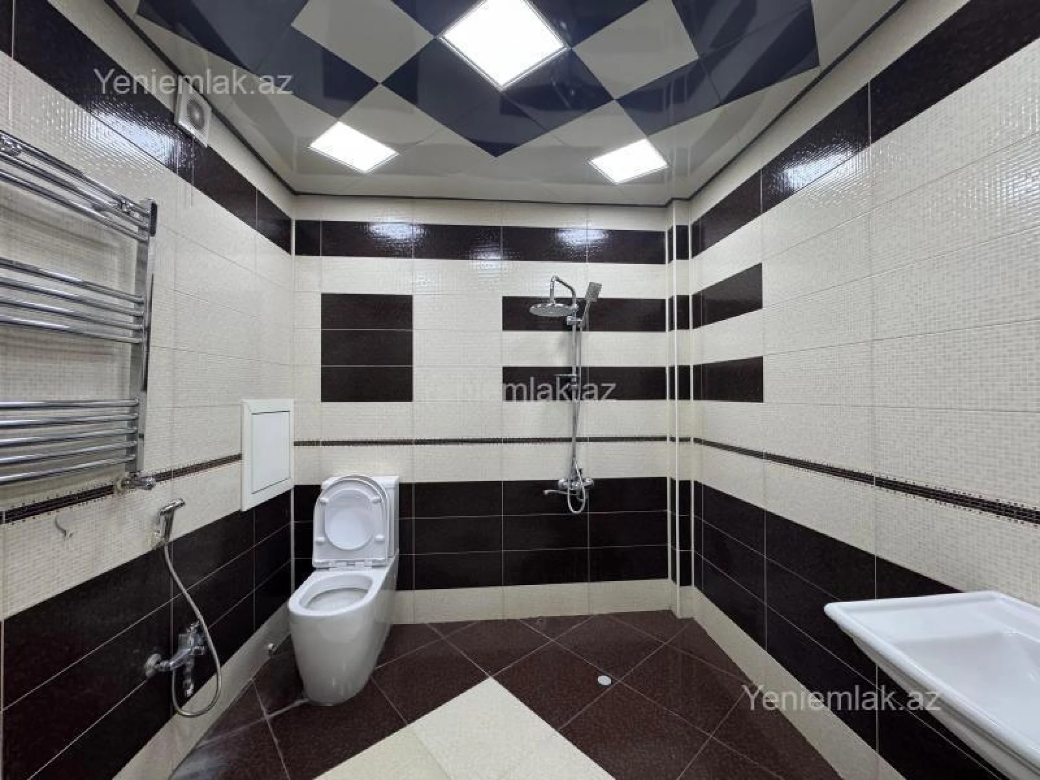 Satılır 3 otaqlı yeni tikili 140 m²