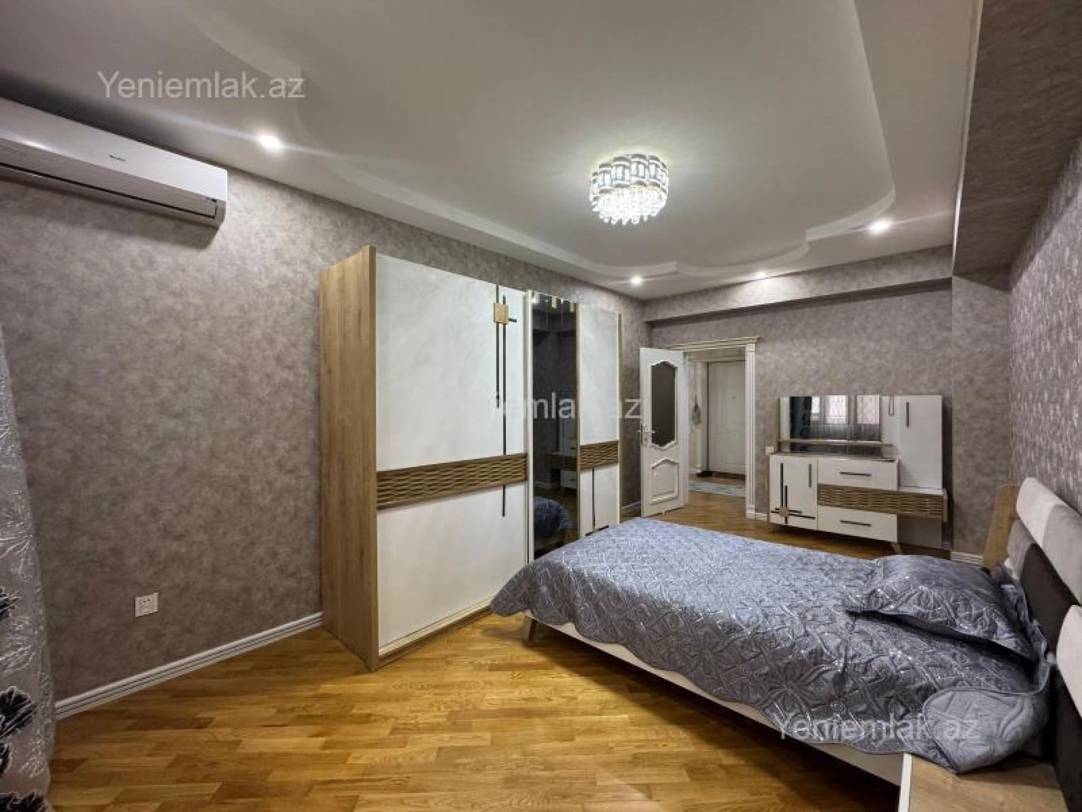 Satılır 3 otaqlı yeni tikili 140 m²