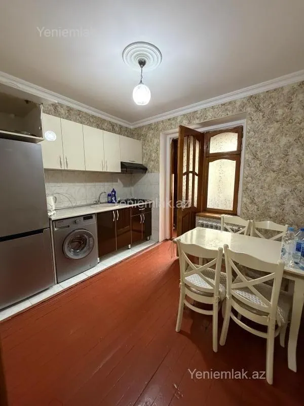 Satılır 3 otaqlı köhnə tikili 80 m²