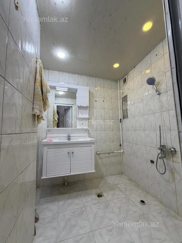 Satılır 3 otaqlı köhnə tikili 80 m²