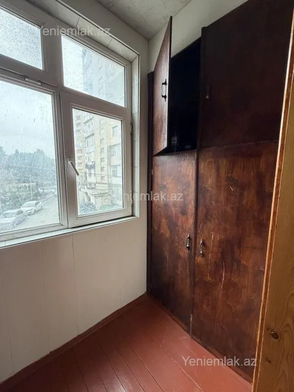 Satılır 3 otaqlı köhnə tikili 80 m²