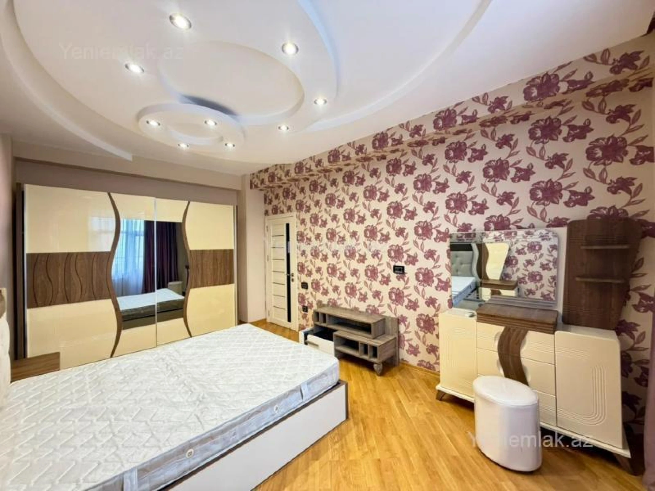 Satılır 3 otaqlı yeni tikili 110 m²