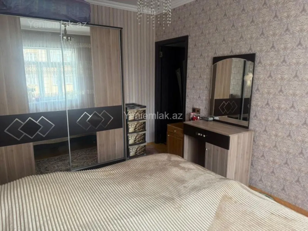 Satılır 3 otaqlı köhnə tikili 75 m²