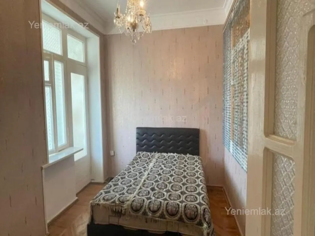 Satılır 3 otaqlı köhnə tikili 75 m²