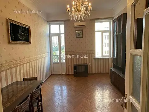 Satılır 3 otaqlı köhnə tikili 75 m²
