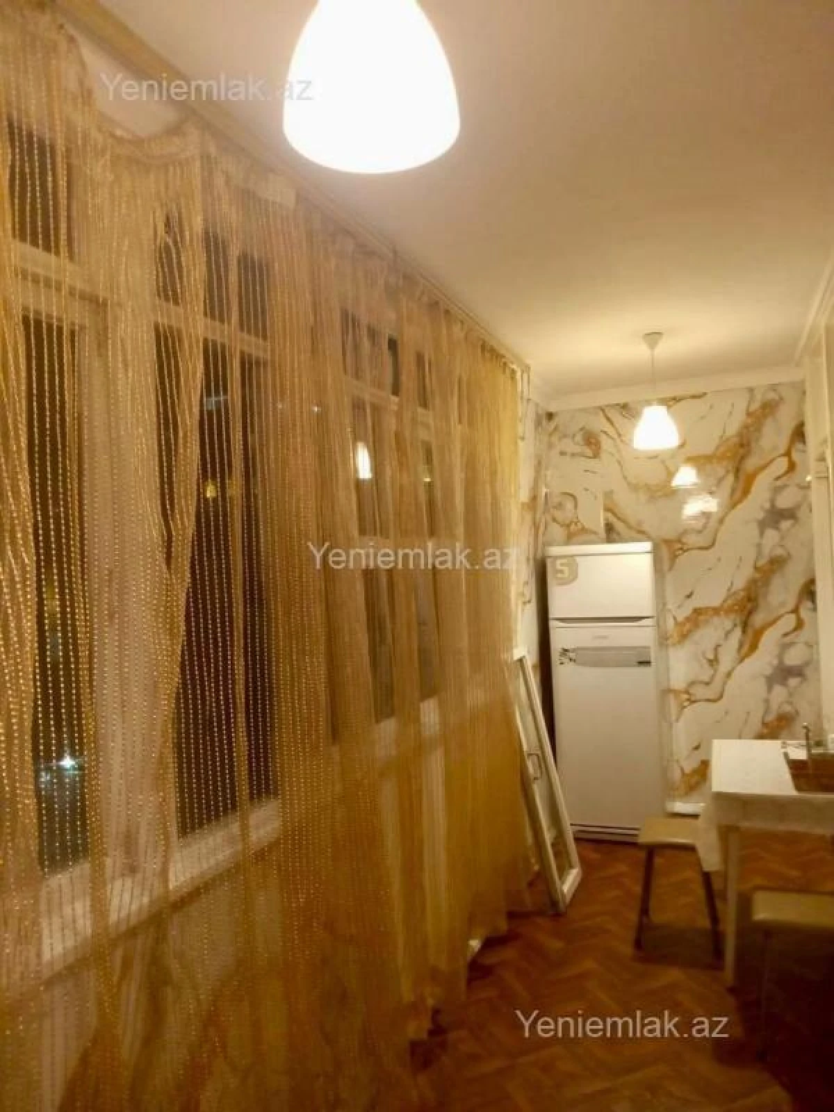 Satılır 3 otaqlı köhnə tikili 75 m²