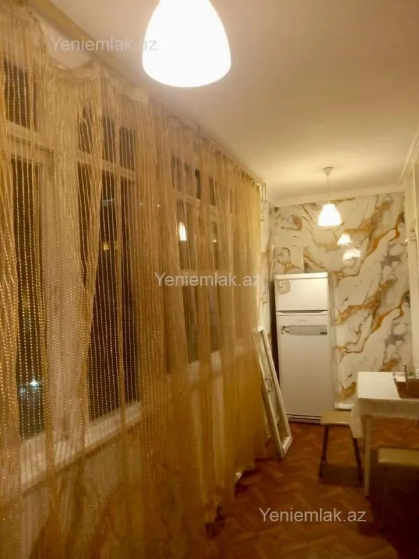 Satılır 3 otaqlı köhnə tikili 75 m²