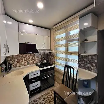 Satılır 2 otaqlı köhnə tikili 50 m²