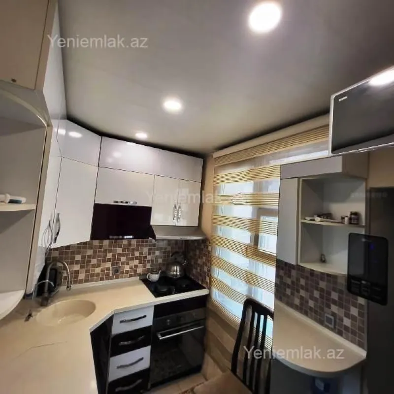 Satılır 2 otaqlı köhnə tikili 50 m²