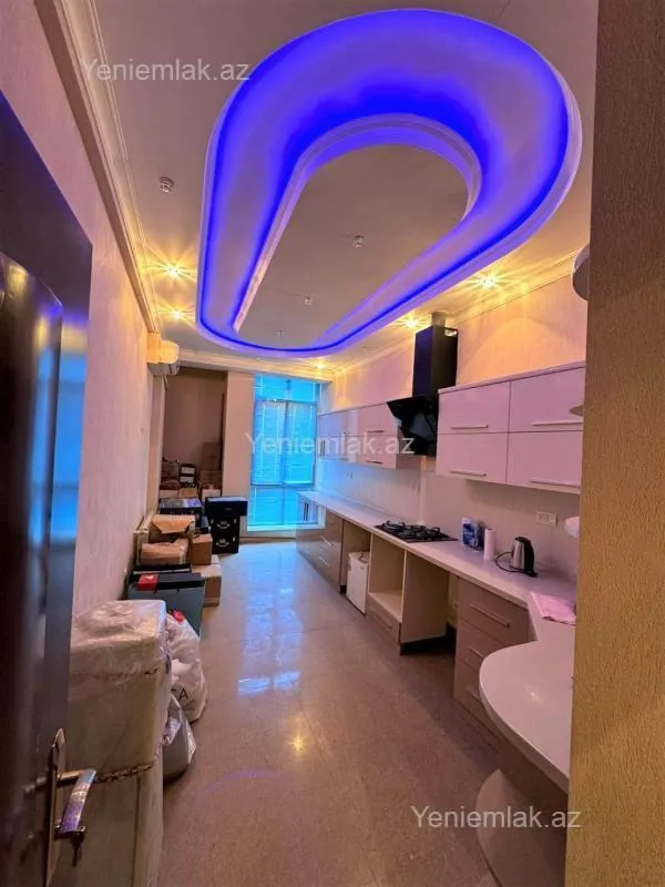 Satılır 3 otaqlı yeni tikili 120 m²