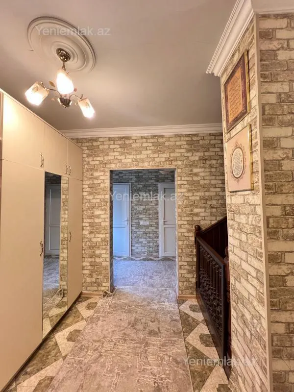 Satılır 7 otaqlı həyət evi 200 m²