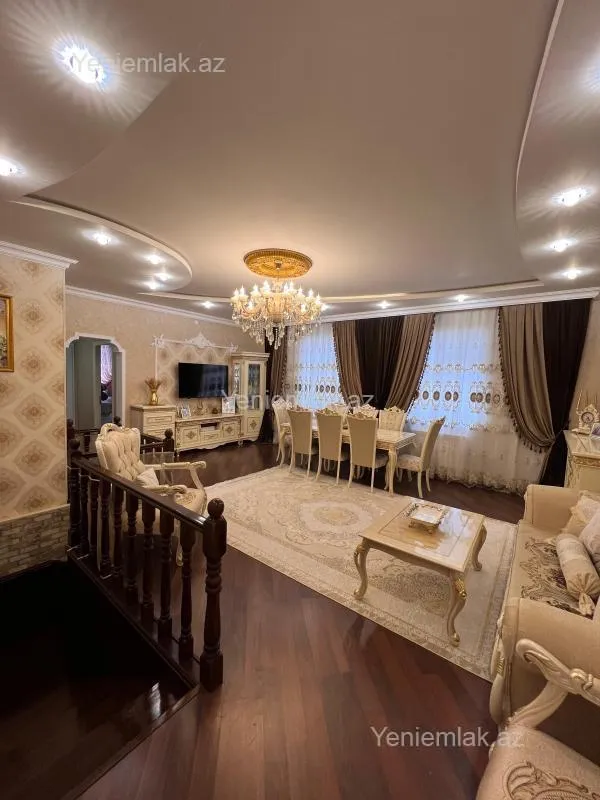 Satılır 7 otaqlı həyət evi 200 m²