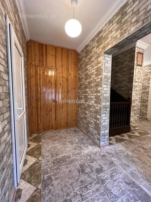 Satılır 7 otaqlı həyət evi 200 m²
