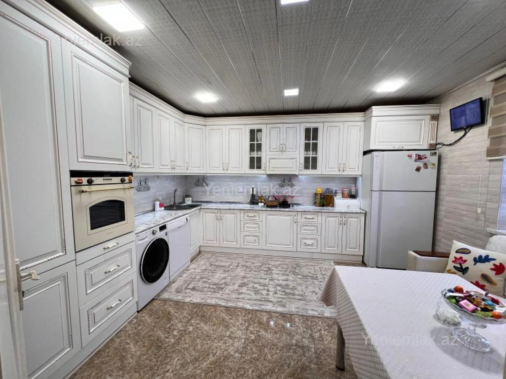 Satılır 7 otaqlı həyət evi 200 m²