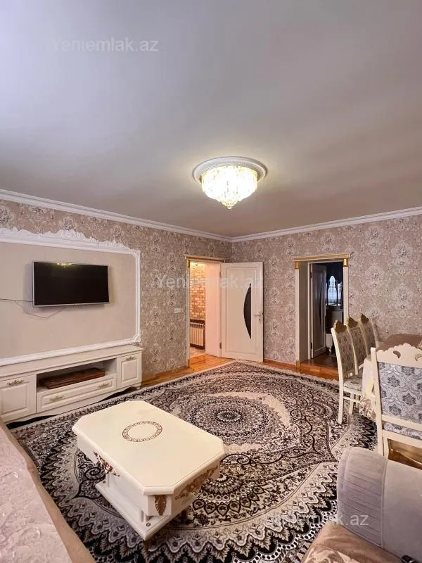 Satılır 7 otaqlı həyət evi 200 m²