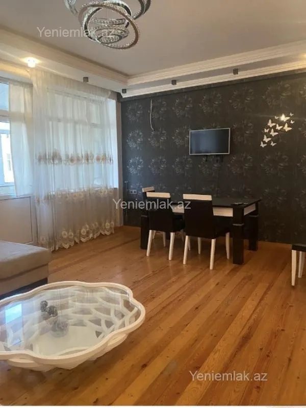 Satılır 4 otaqlı yeni tikili 140 m²