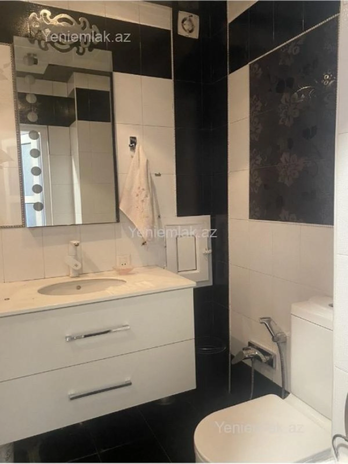 Satılır 4 otaqlı yeni tikili 140 m²