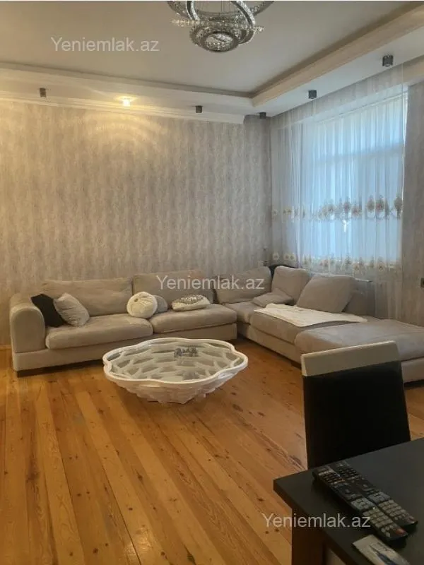 Satılır 4 otaqlı yeni tikili 140 m²