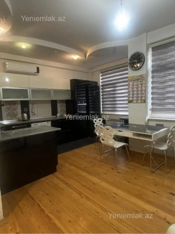 Satılır 4 otaqlı yeni tikili 140 m²