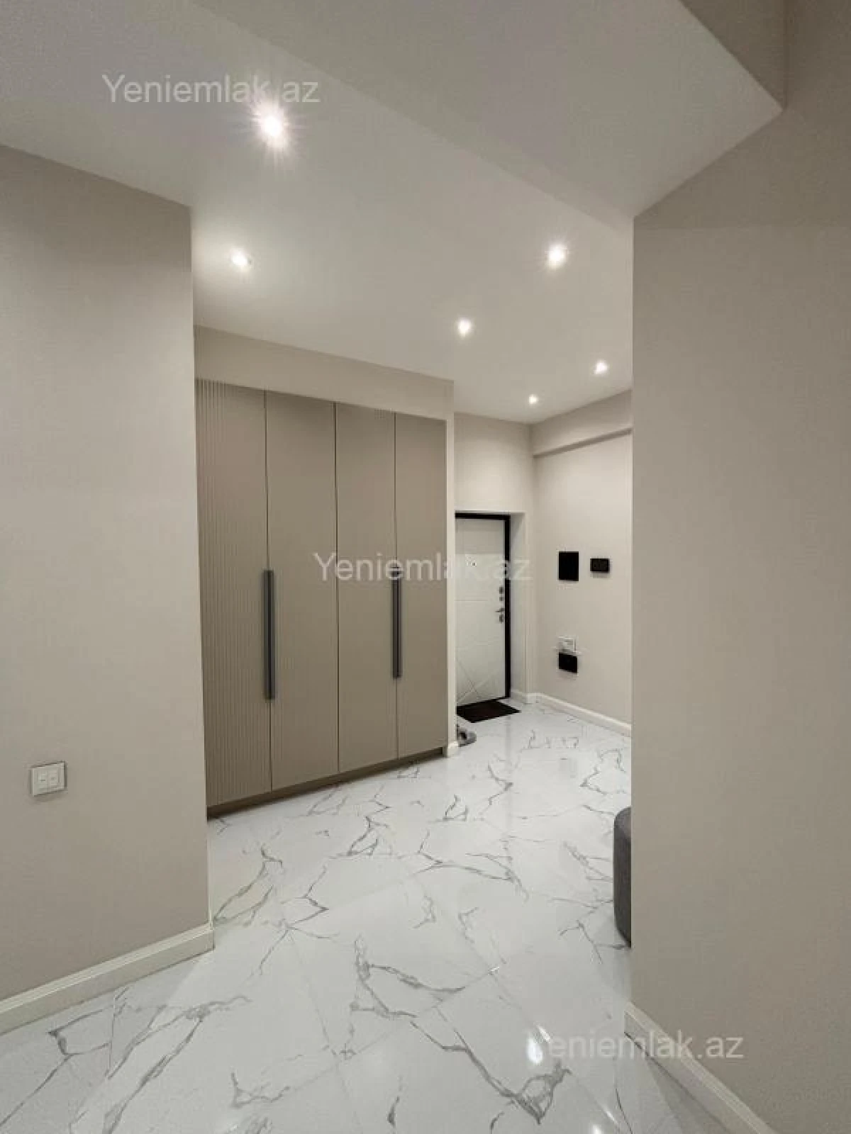 Satılır 3 otaqlı yeni tikili 98 m²