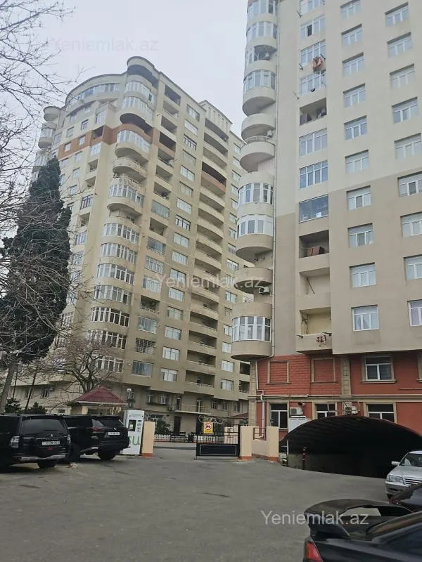 Satılır 2 otaqlı yeni tikili 111 m²