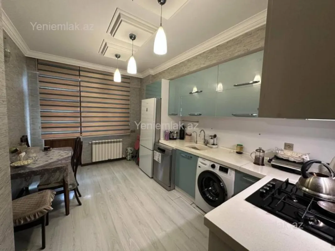 Satılır 3 otaqlı yeni tikili 130 m²