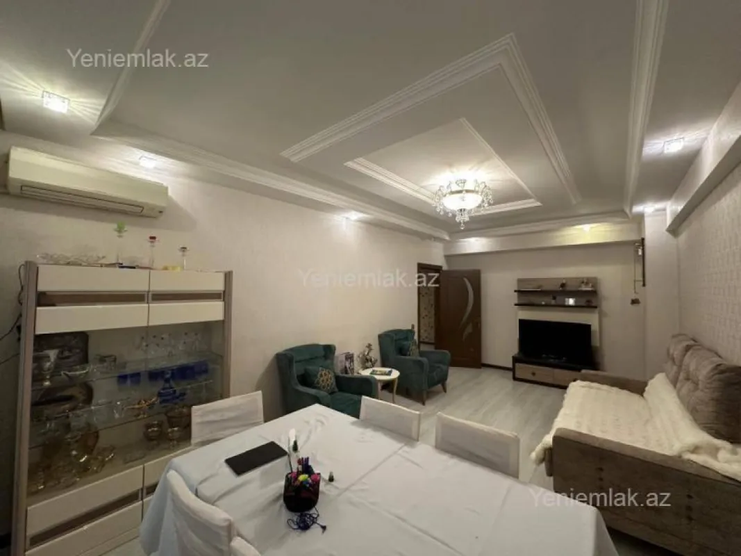 Satılır 3 otaqlı yeni tikili 130 m²