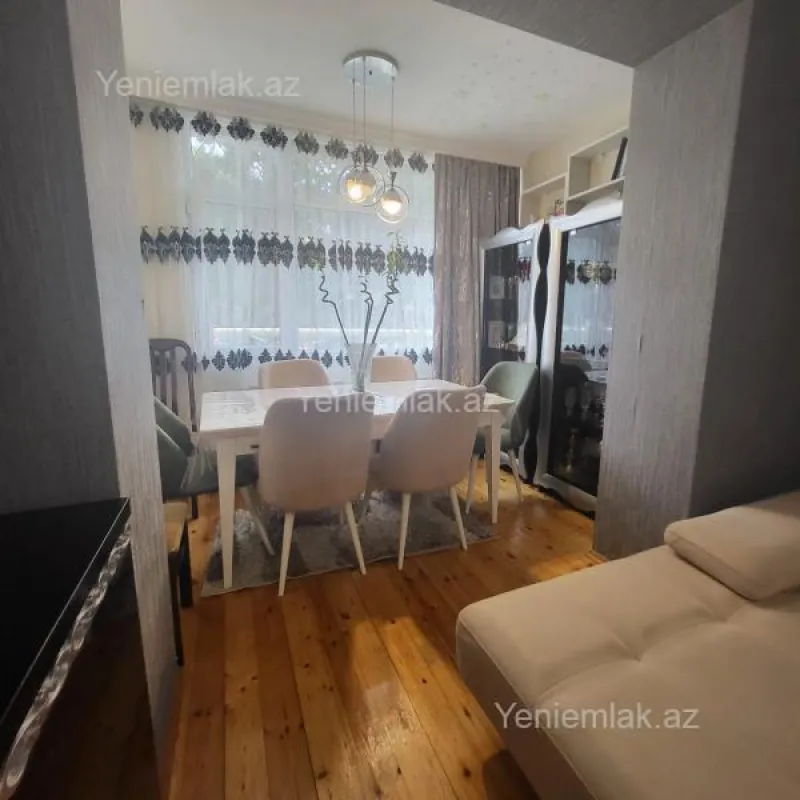 Satılır 2 otaqlı köhnə tikili 52 m²