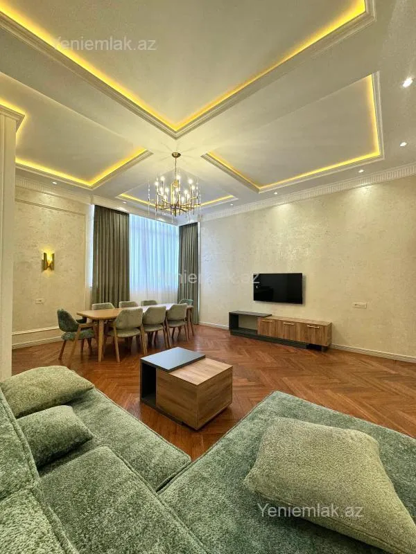 Satılır 3 otaqlı yeni tikili 140 m²