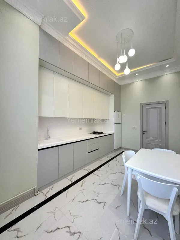 Satılır 3 otaqlı yeni tikili 140 m²