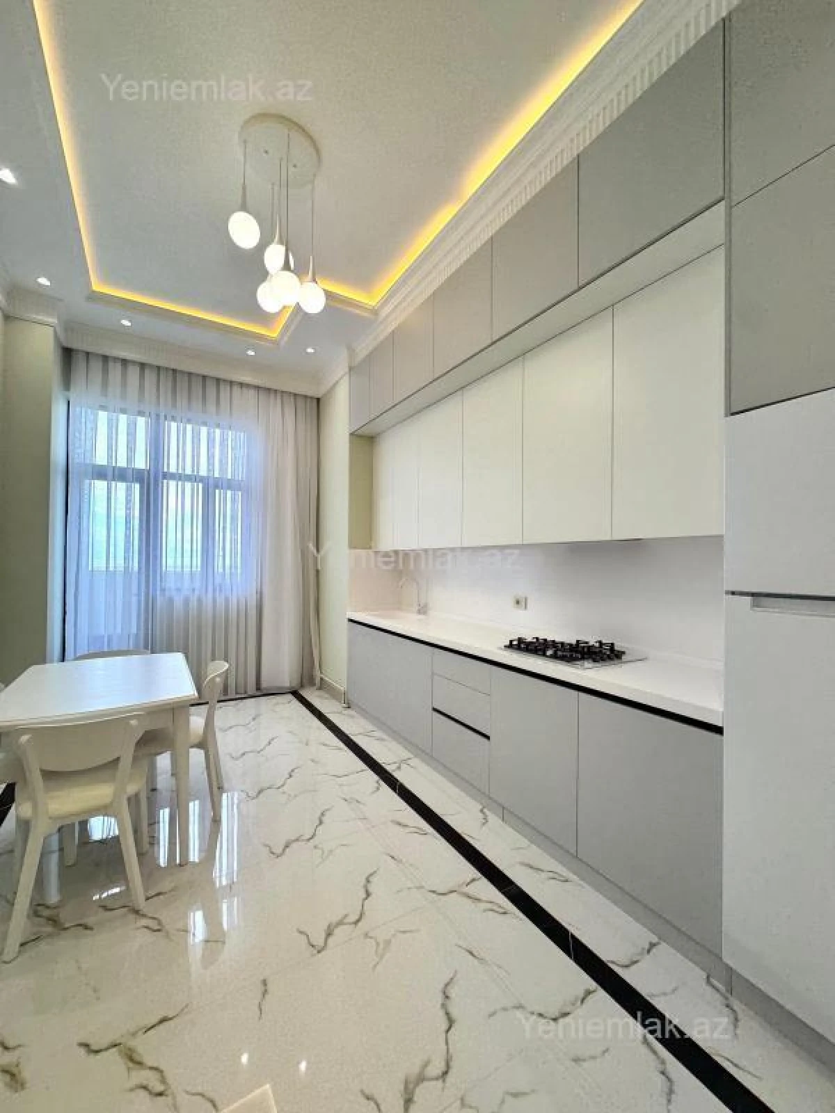 Satılır 3 otaqlı yeni tikili 140 m²