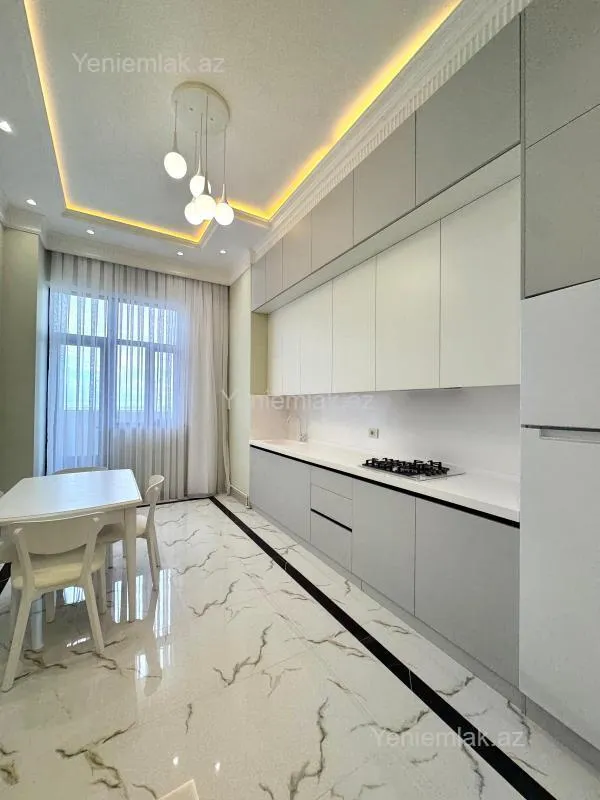 Satılır 3 otaqlı yeni tikili 140 m²