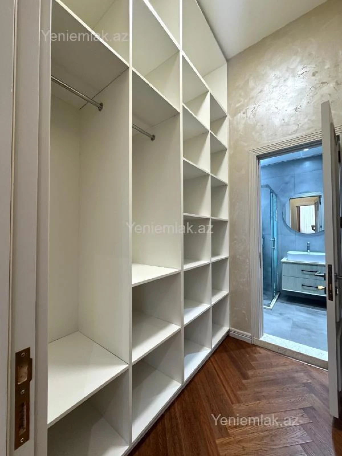 Satılır 3 otaqlı yeni tikili 140 m²