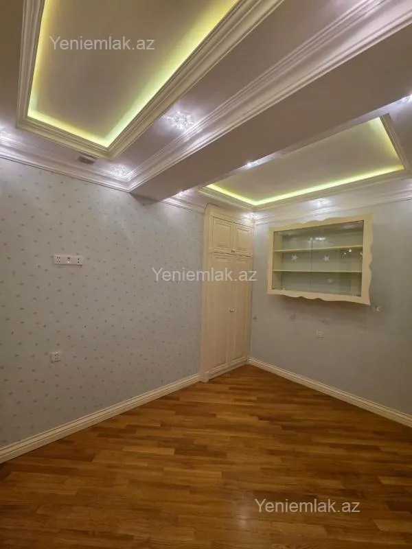 Satılır 3 otaqlı yeni tikili 110 m²