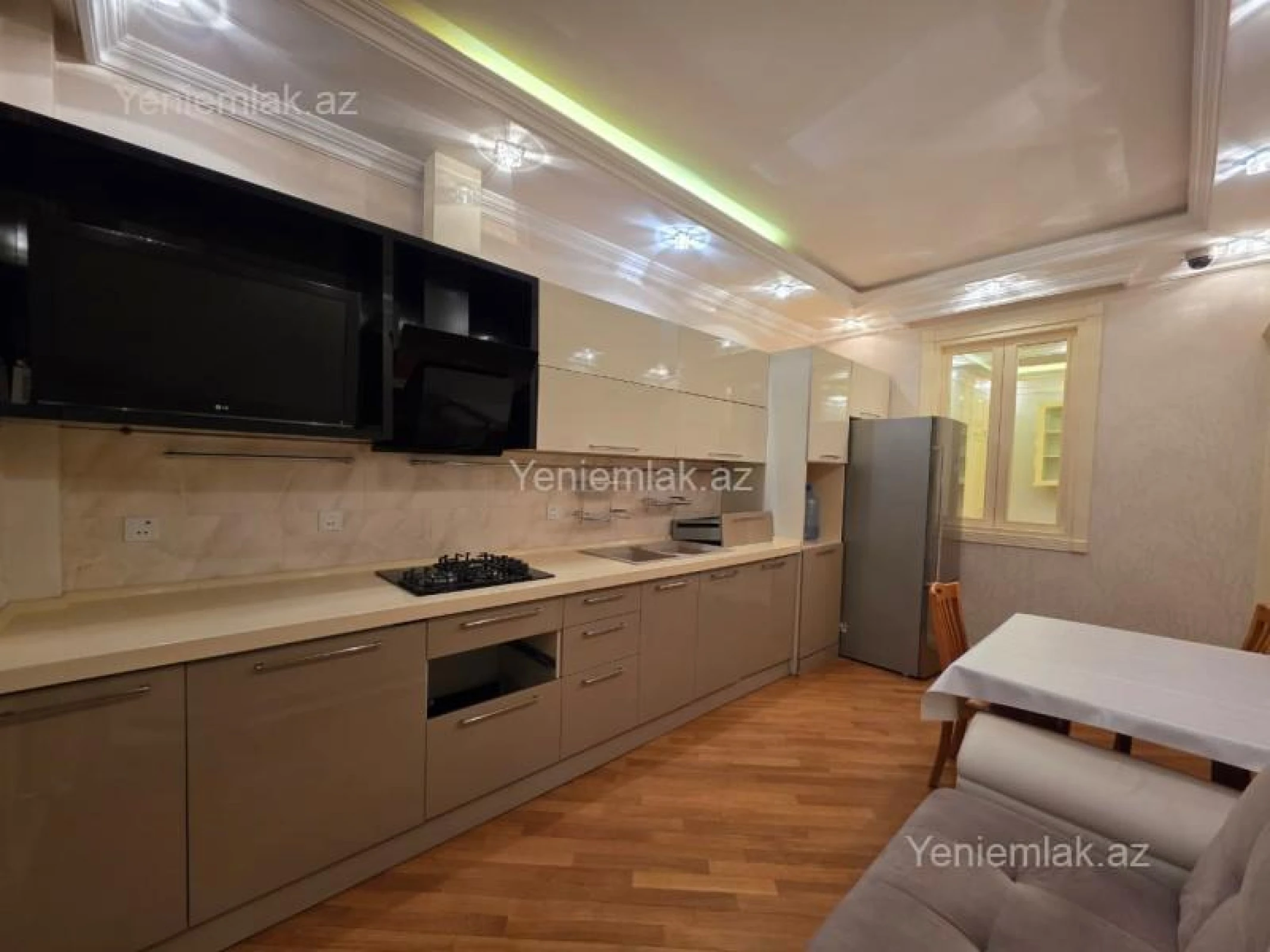 Satılır 3 otaqlı yeni tikili 110 m²