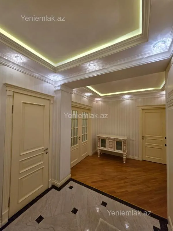 Satılır 3 otaqlı yeni tikili 110 m²