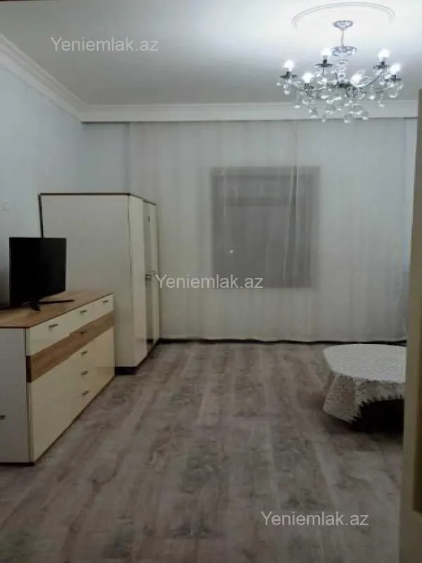 Satılır 2 otaqlı köhnə tikili 60 m²