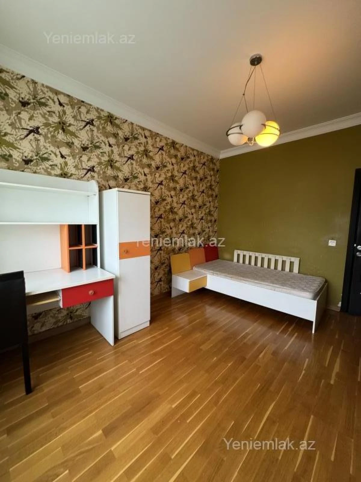 Satılır 3 otaqlı köhnə tikili 80 m²