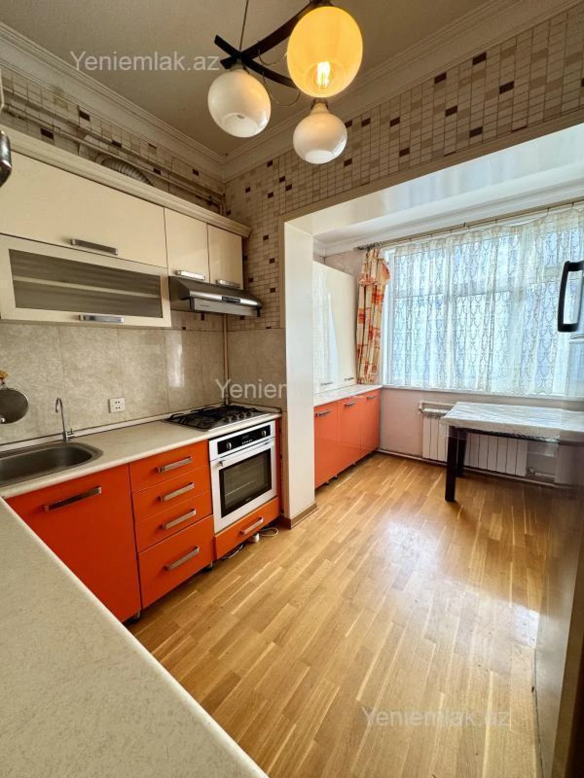 Satılır 3 otaqlı köhnə tikili 80 m²