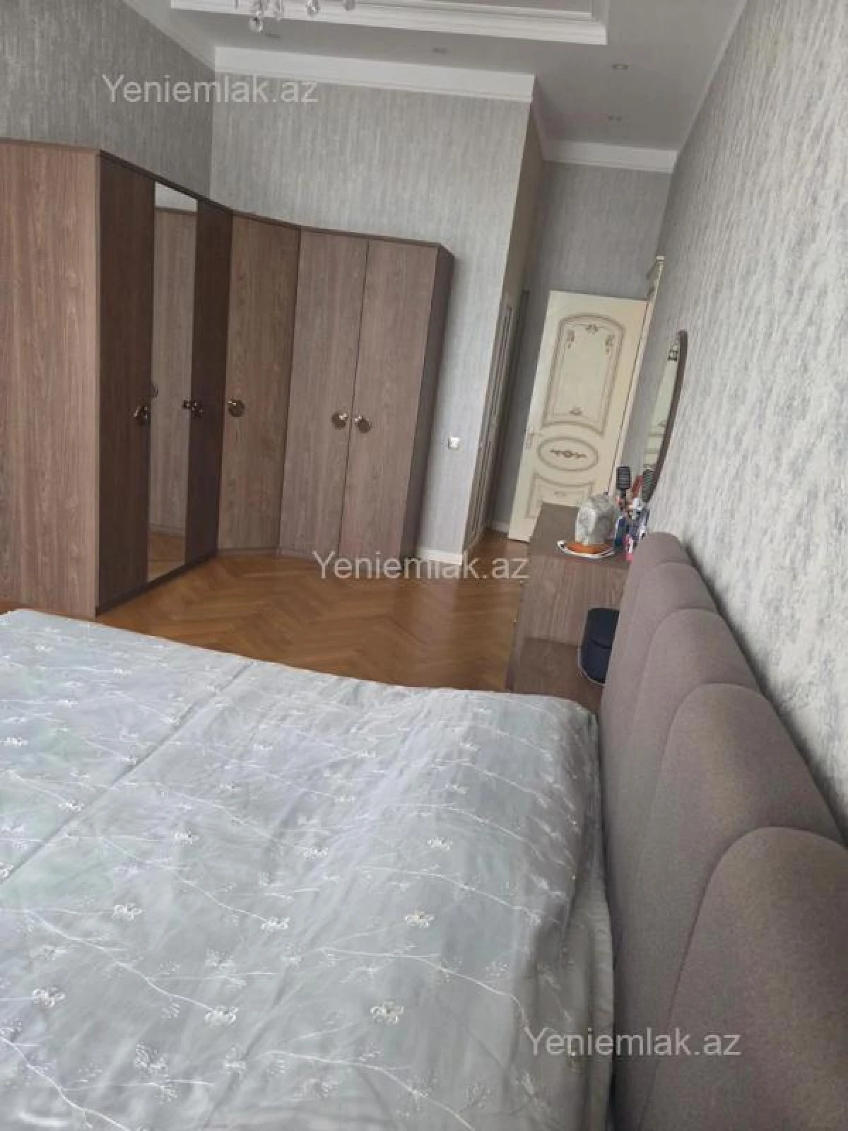 Satılır 11 otaqlı həyət evi 480 m²