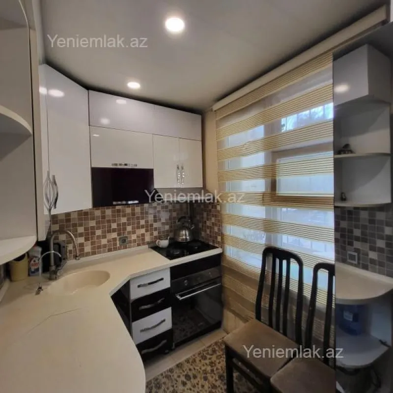 Satılır 2 otaqlı köhnə tikili 50 m²