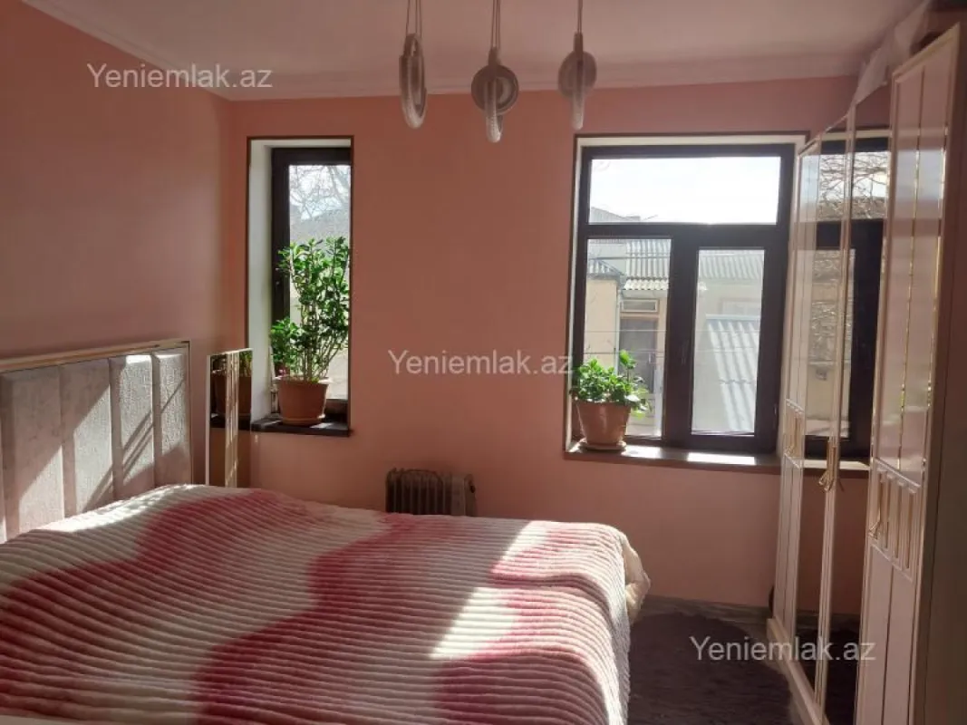 Satılır 3 otaqlı köhnə tikili 60 m²