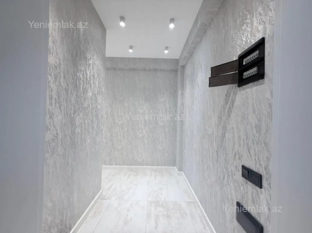 Satılır 3 otaqlı yeni tikili 100 m²