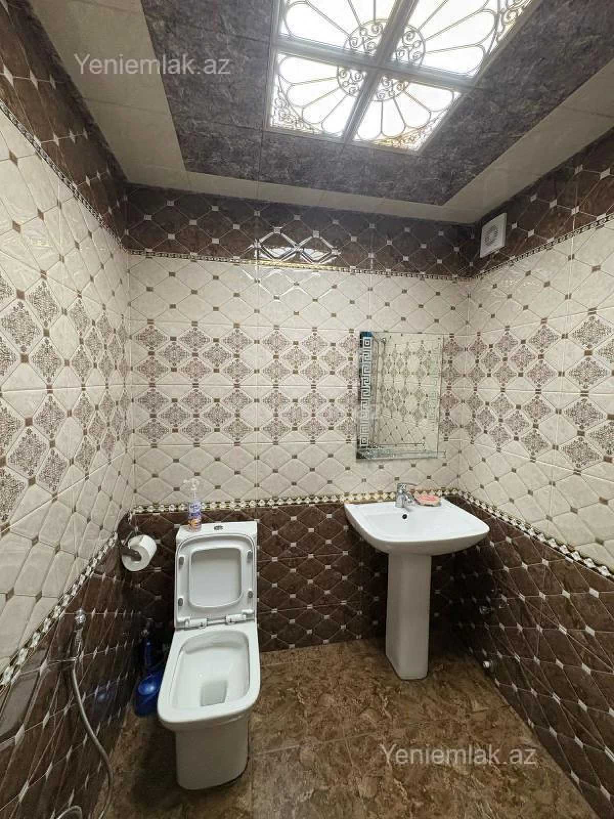 Satılır 2 otaqlı köhnə tikili 60 m²