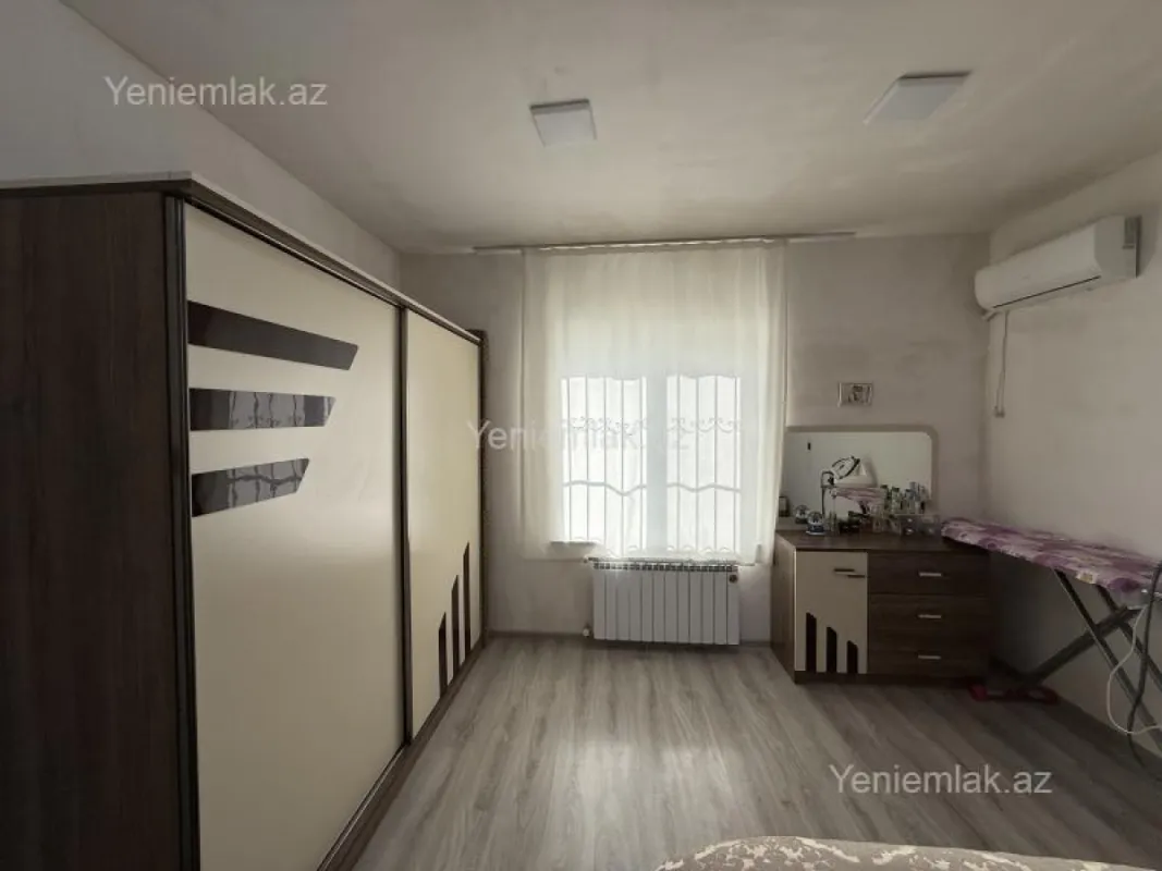 Satılır 4 otaqlı həyət evi 160 m²