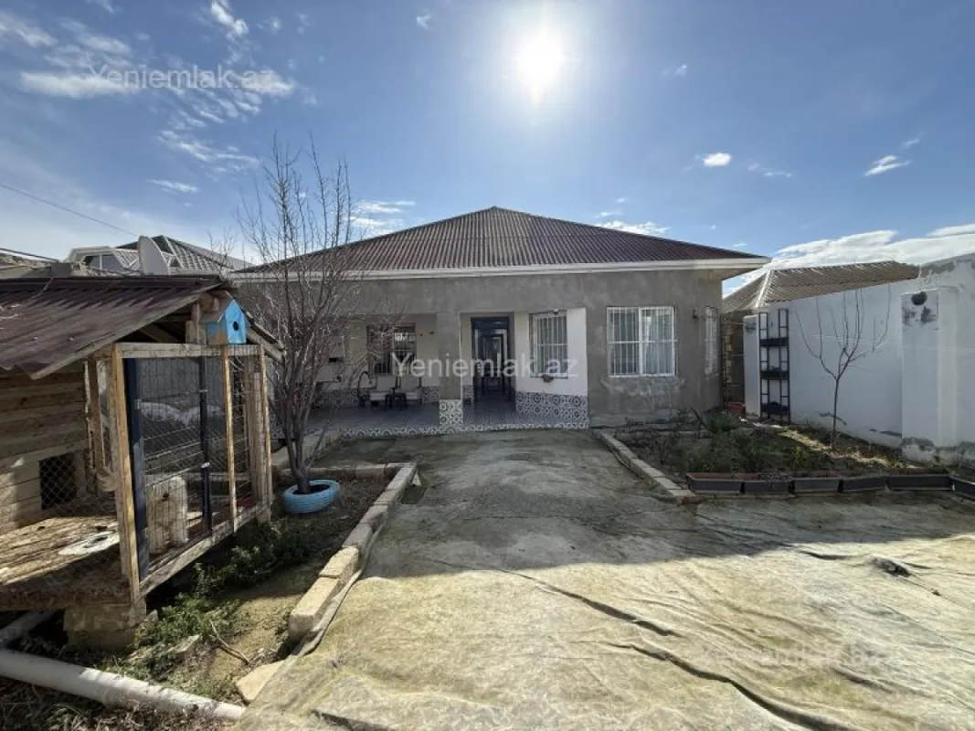 Satılır 4 otaqlı həyət evi 160 m²