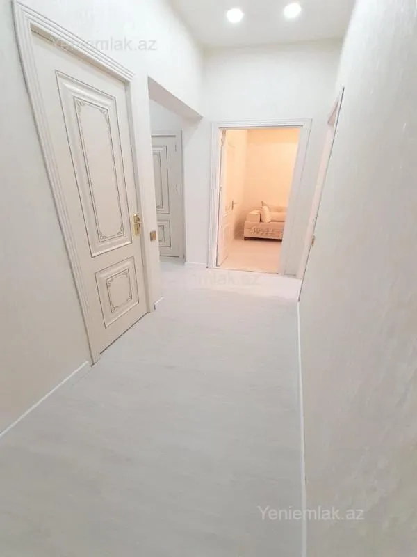 Satılır 2 otaqlı yeni tikili 75 m²