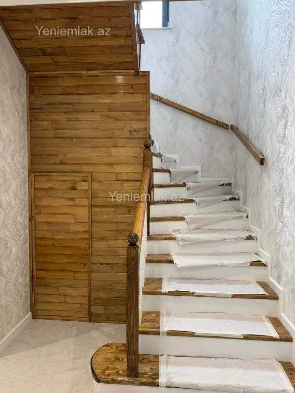 Satılır 7 otaqlı həyət evi 210 m²