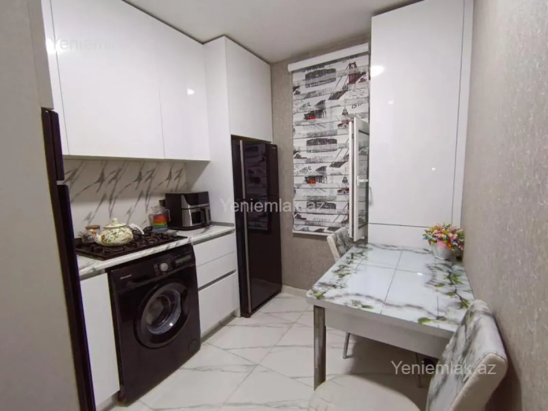 Satılır 3 otaqlı köhnə tikili 80 m²